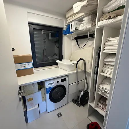 Olira Βίλα Τρογκίρ