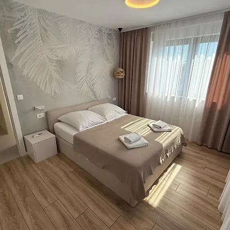 Olira * Τρογκίρ