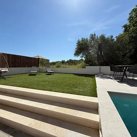 Olira * Трогір